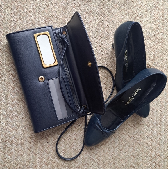 Tender Tootsies Heel Size 10 & Vintage Calego Crossbody Clutch w Mirror - Picture 2 of 4